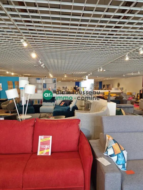 Retail in Cholet for lease Interior Photo- Image 1 of 4