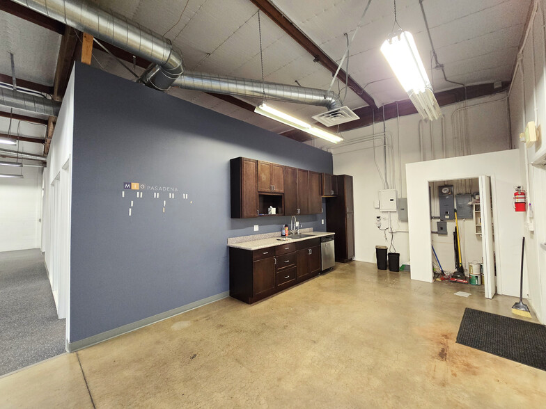 533-545 S Raymond Ave, Pasadena, CA for lease - Interior Photo - Image 3 of 11