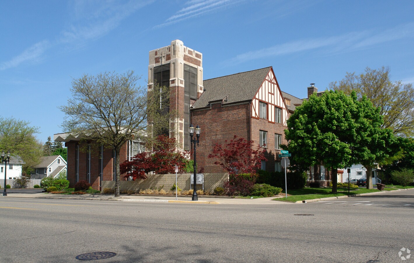 2215 E Michigan Ave, Lansing, MI 48912 Liberty Christian Church