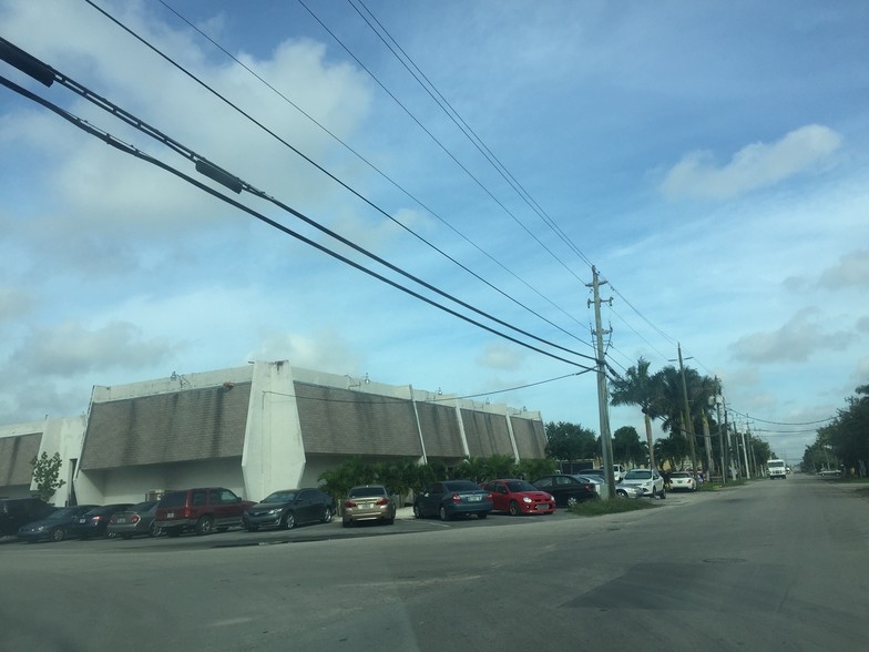 5000 NW 74th Ave, Miami, FL for lease - Building Photo - Image 2 of 12