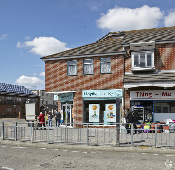 2 Jackson Rd, Clacton On Sea for sale - Building Photo - Image 2 of 4