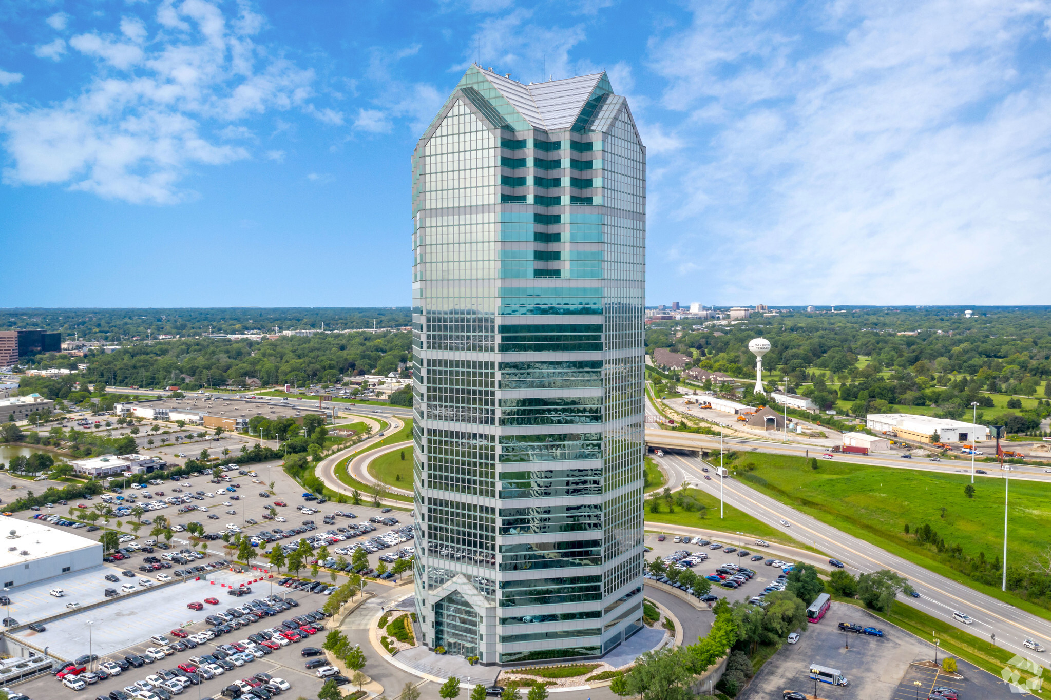 1 Tower Ln, Oakbrook Terrace, IL for sale Building Photo- Image 1 of 1