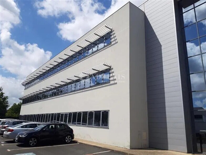 Office in Carquefou for lease - Building Photo - Image 2 of 4