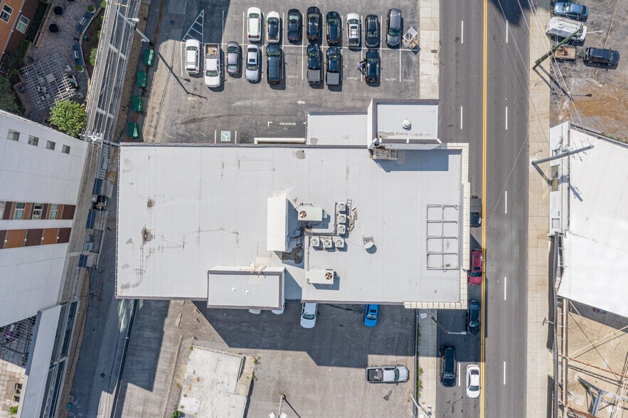 1625 Broadway, Nashville, TN for lease - Building Photo - Image 3 of 8
