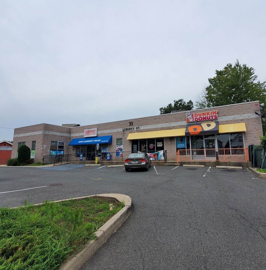 31 Liberty St, Little Ferry, NJ 07643 Dunkin' Donuts