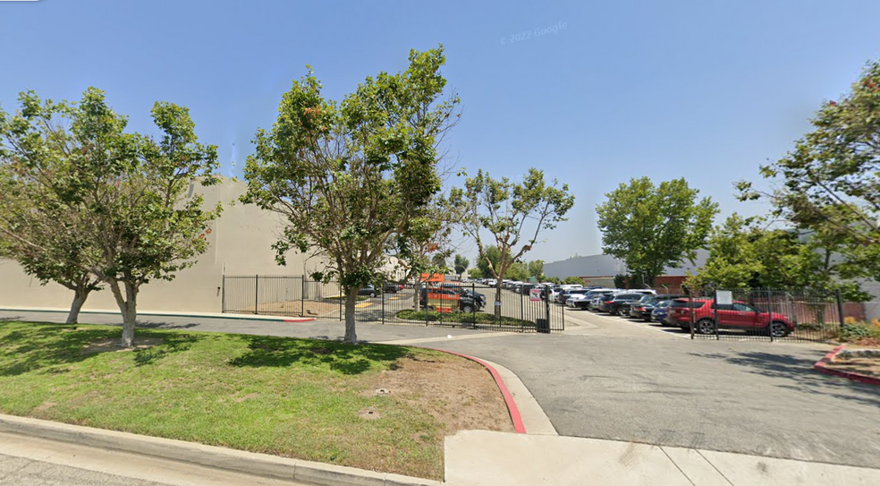 399 W Artesia Blvd, Compton, CA for lease - Building Photo - Image 1 of 4