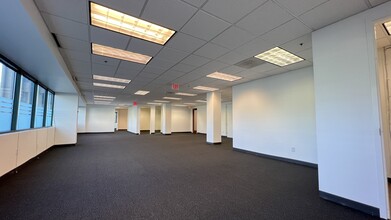 3384 Peachtree Rd NE, Atlanta, GA for lease Interior Photo- Image 1 of 10