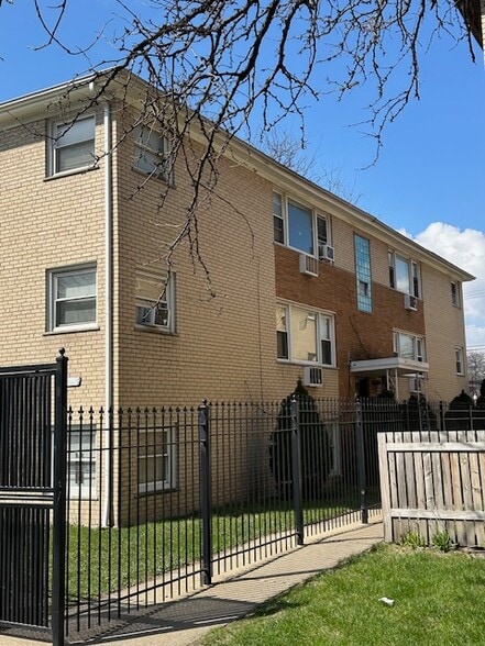 8258 S Maryland Ave, Chicago, IL for sale - Building Photo - Image 3 of 12