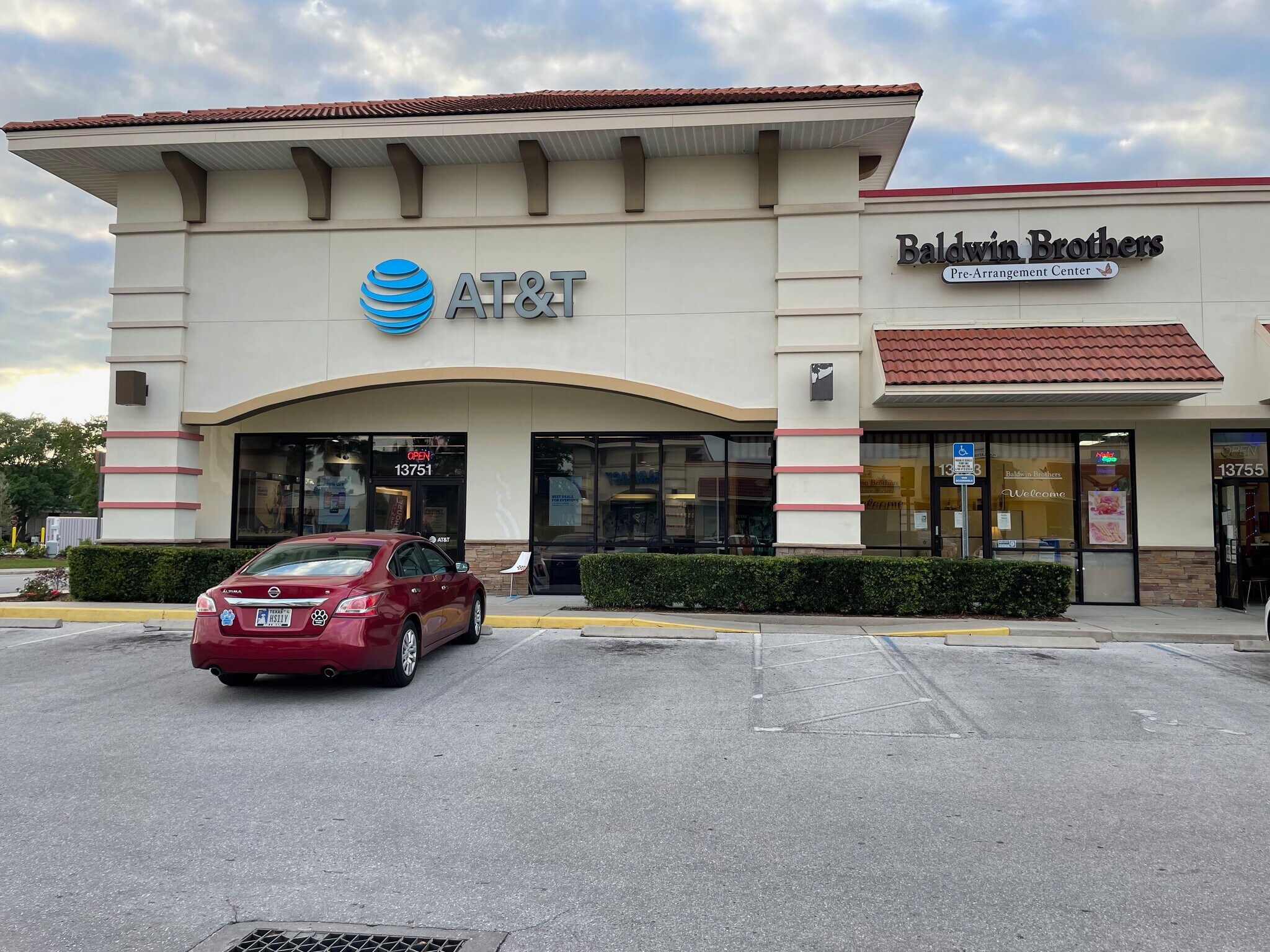 13753 N US Highway 441, Lady Lake, FL 32159 1250 Sq Ft READY FOR