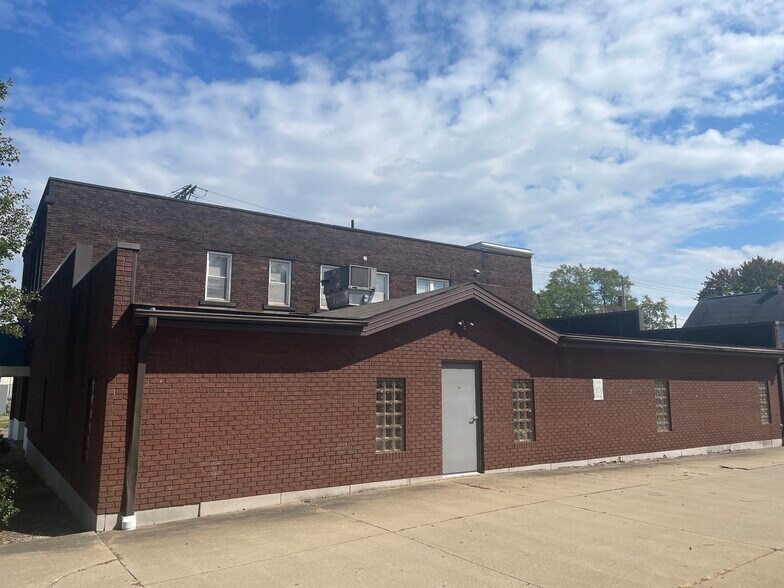 619 Tremont Ave SW, Massillon, OH 44647 Office for Sale