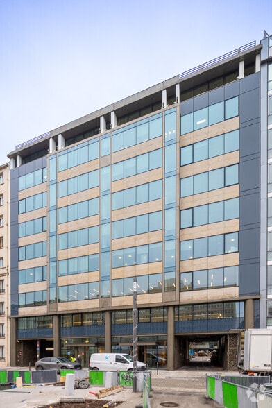 127 Avenue Charles De Gaulle, Neuilly-sur-Seine for lease - Building Photo - Image 2 of 2