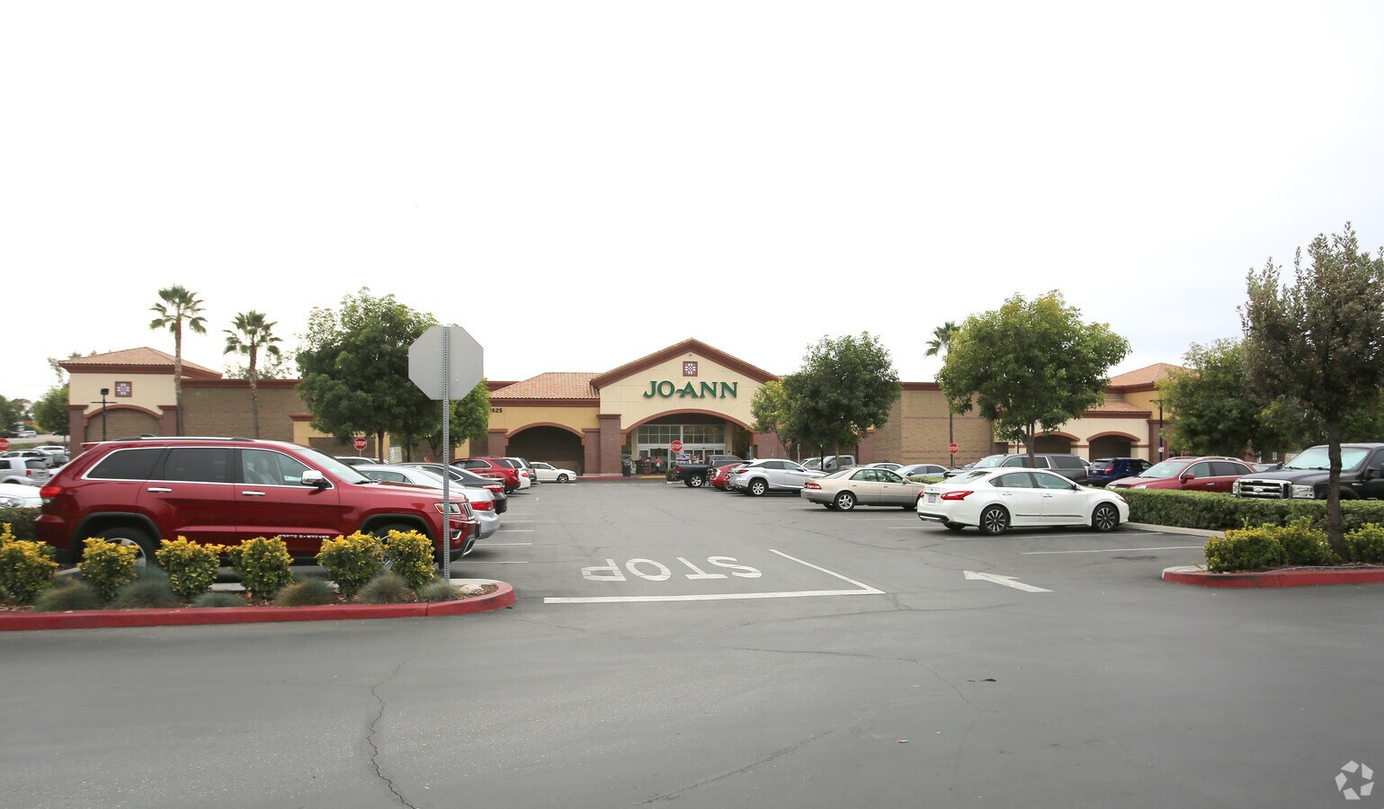 16051643 Lugonia Ave, Redlands, CA 92374