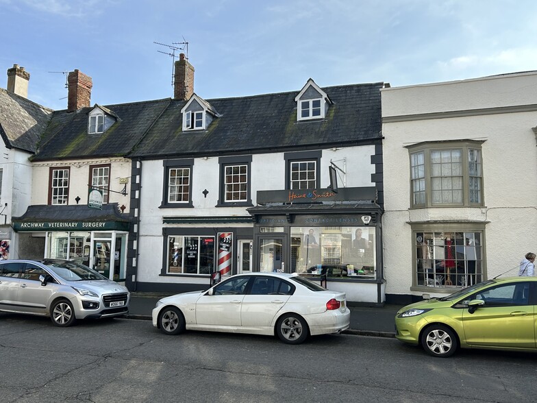 22-22A High St, Highworth for sale - Primary Photo - Image 1 of 3