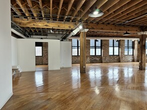 935 W Chestnut St, Chicago, IL for lease Interior Photo- Image 2 of 7