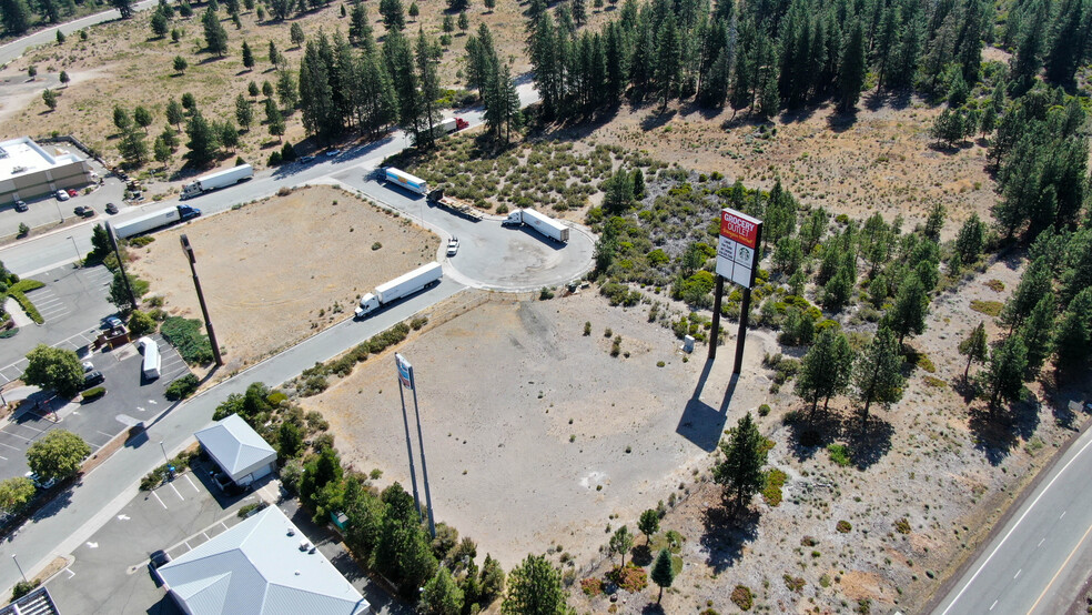 2064 Black Butte Dr, Weed, CA for sale - Aerial - Image 2 of 11