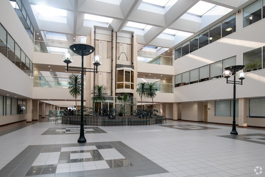 1981 Marcus Ave, Lake Success, NY for lease - Lobby - Image 3 of 22