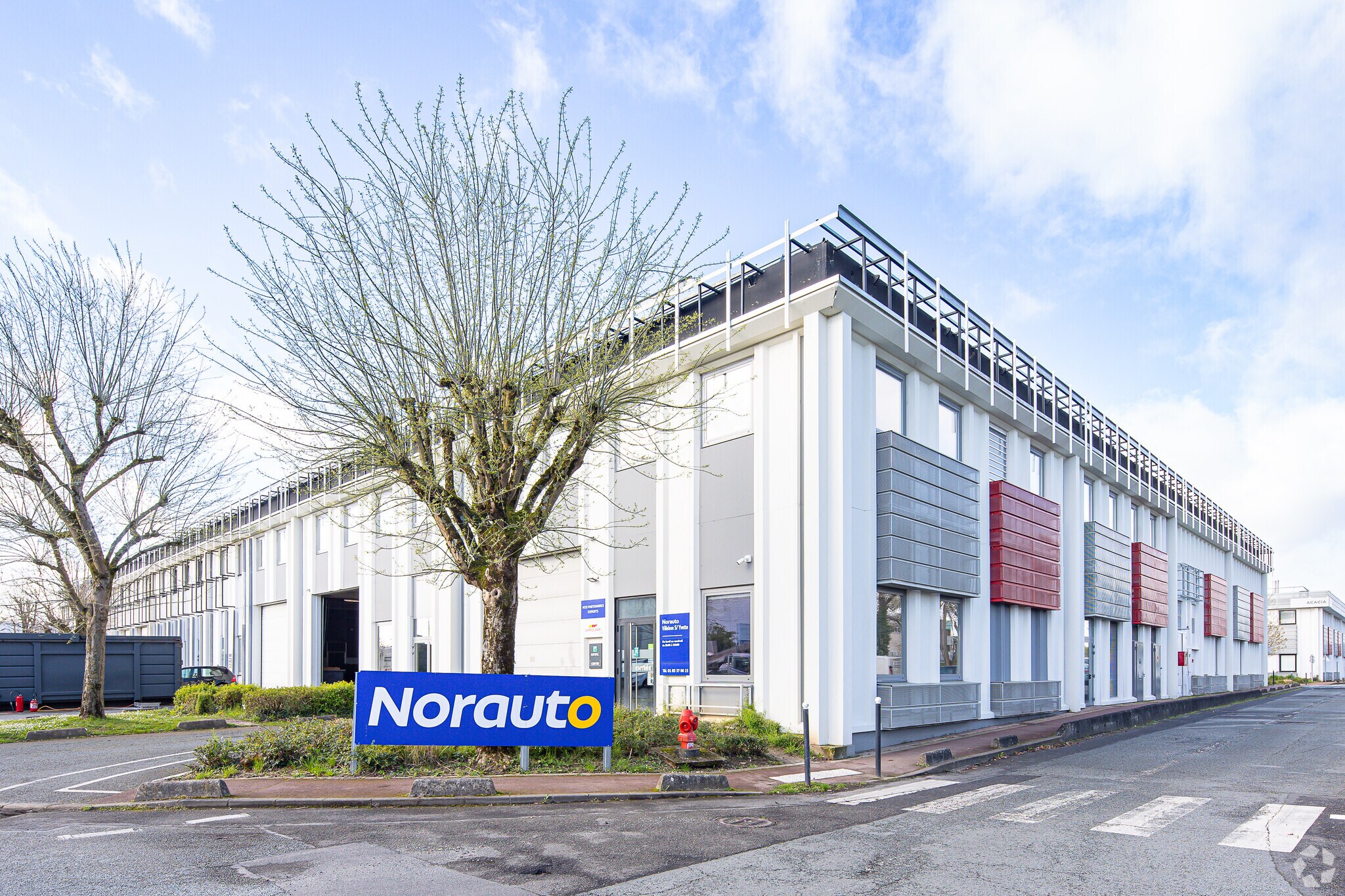 Flex in Villebon-sur-Yvette for lease Primary Photo- Image 1 of 3