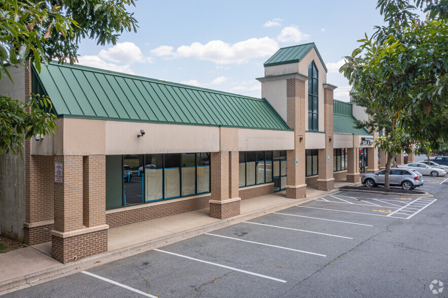 101-135 Big Elk Mall, Elkton, MD for lease - Building Photo - Image 2 of 4