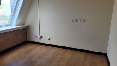 Mill Rd, Linlithgow for sale Interior Photo- Image 1 of 3