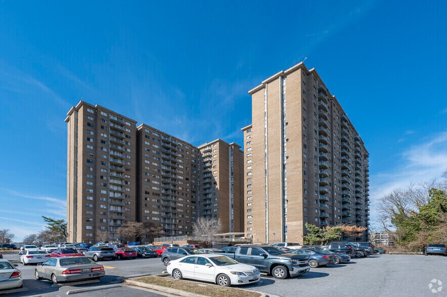 1836 Metzerott Rd, Adelphi, MD for sale - Primary Photo - Image 1 of 1