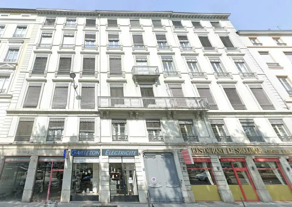 Retail in Lyon for lease Building Photo- Image 1 of 6
