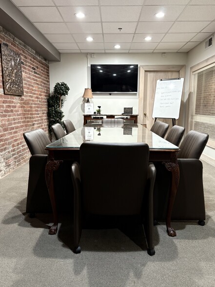 101 N 7th St, Louisville, KY for lease - Building Photo - Image 3 of 8