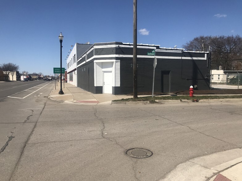 20904 Van Dyke Ave, Warren, MI, 48089 Retail Property For Sale