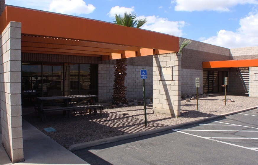 216 S Alma School Rd, Mesa, AZ for lease - Building Photo - Image 2 of 7