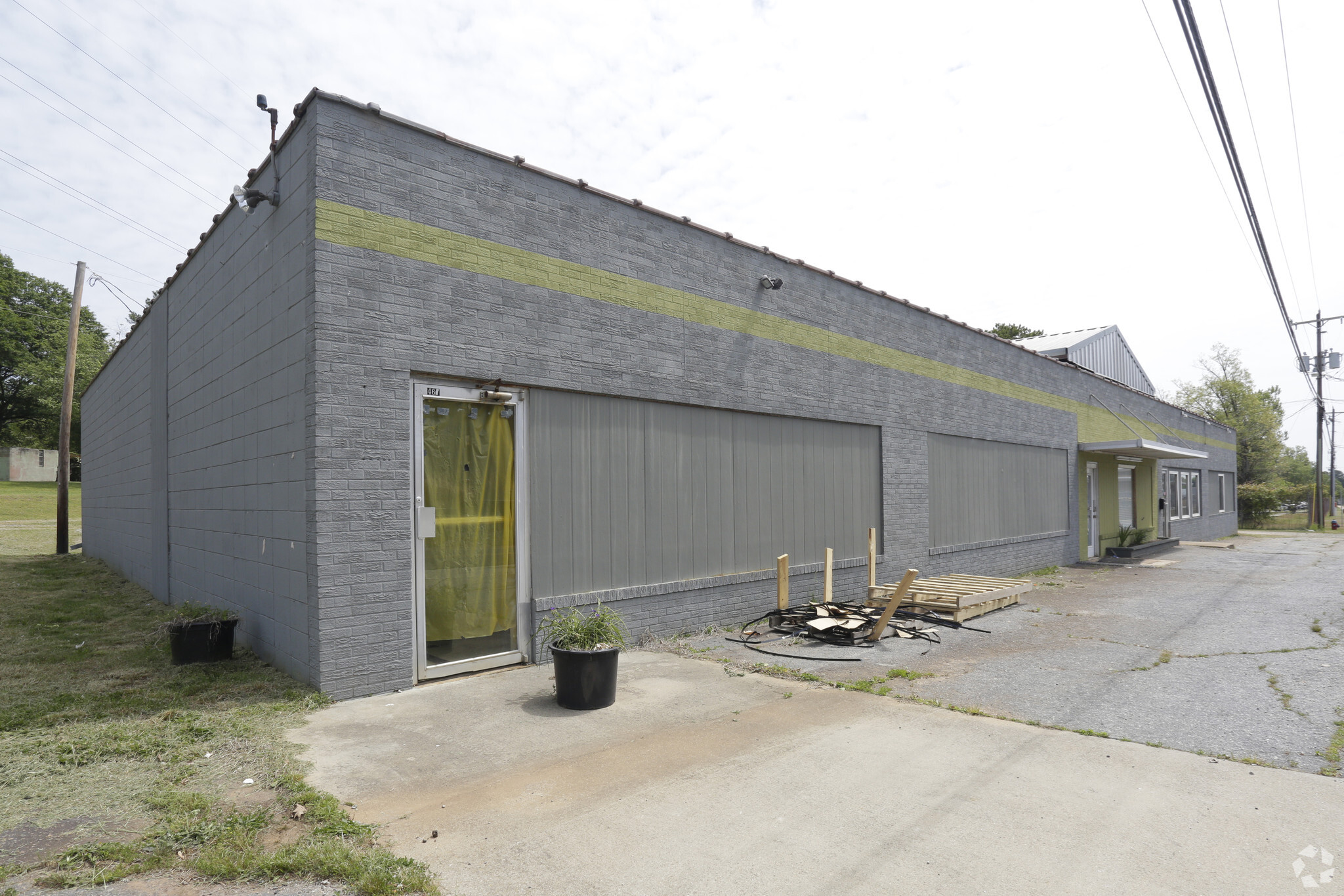 461-465 W Centennial St, Spartanburg, SC for lease Primary Photo- Image 1 of 8