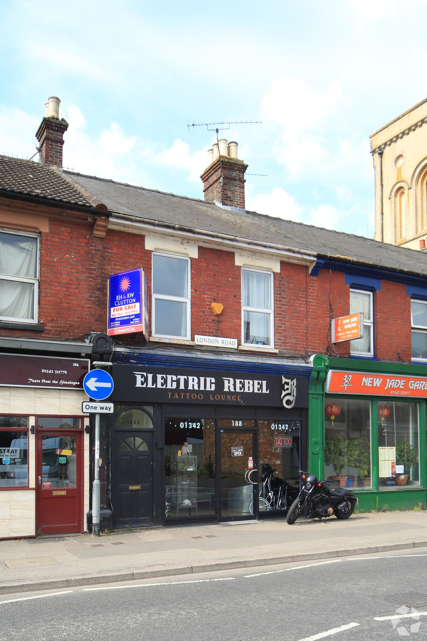 188-188a London Rd, East Grinstead for sale Primary Photo- Image 1 of 1