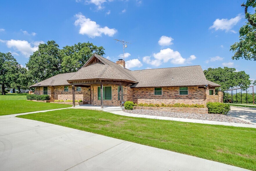 4005 Redbird Ln, Joshua, TX for sale - Primary Photo - Image 1 of 1