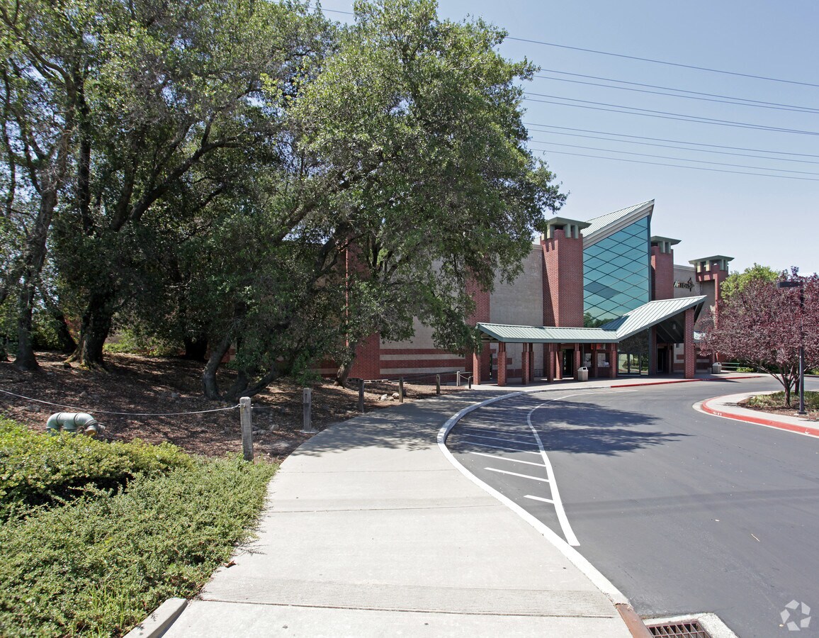 520 N Sunrise Ave, Roseville, CA 95661