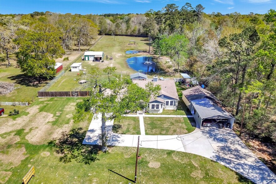 24677 FM 2090 Rd, Splendora, TX for sale - Primary Photo - Image 1 of 1