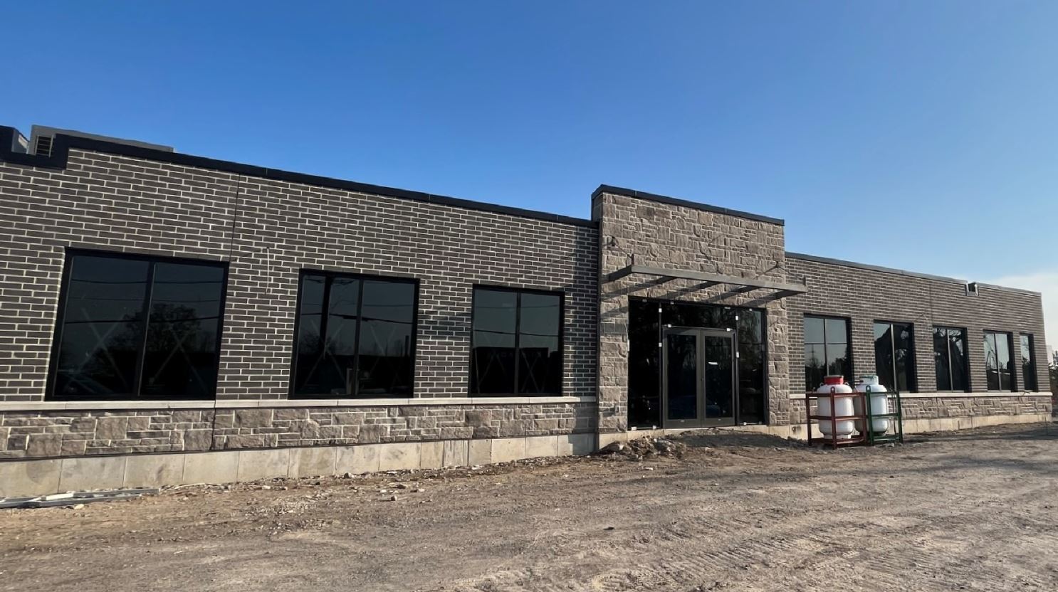 296 University ave, Belleville, ON for lease Primary Photo- Image 1 of 16