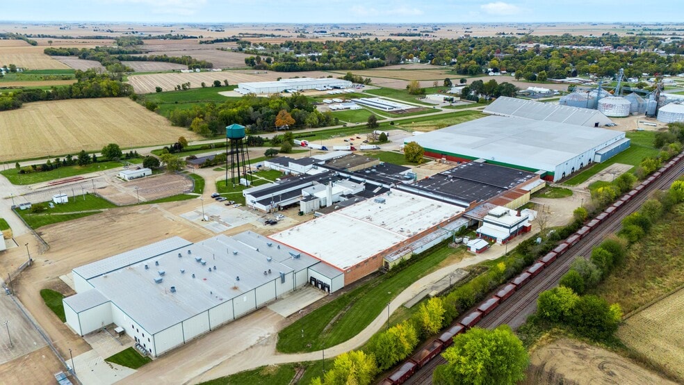 347 N 43rd Rd, Mendota, IL for lease - Building Photo - Image 3 of 20