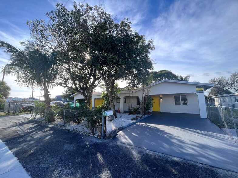 2140-2160 NW 29th St, Oakland Park, FL for sale - Building Photo - Image 1 of 13