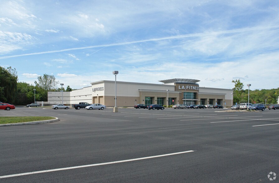 3563 Berlin Tpke, Newington, CT for lease - Primary Photo - Image 1 of 6