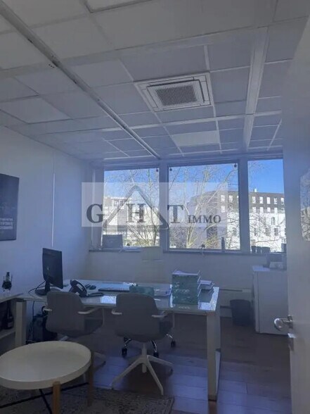 Office in Maisons-Alfort for sale - Interior Photo - Image 2 of 16