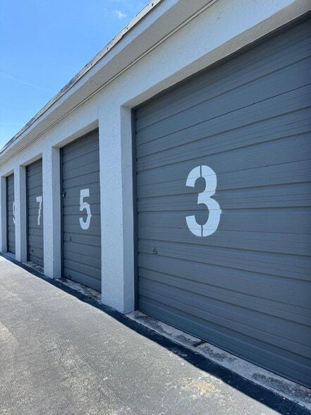 1330 S Killian Dr, Lake Park, FL for lease - Building Photo - Image 2 of 7