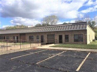 More details for 455-457 S Dartmoor Dr, Crystal Lk, Crystal Lake, IL - Industrial for Sale