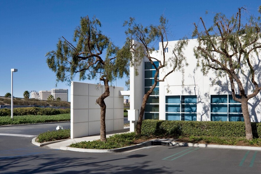 11 Technology Dr, Irvine, CA for lease - Building Photo - Image 1 of 1