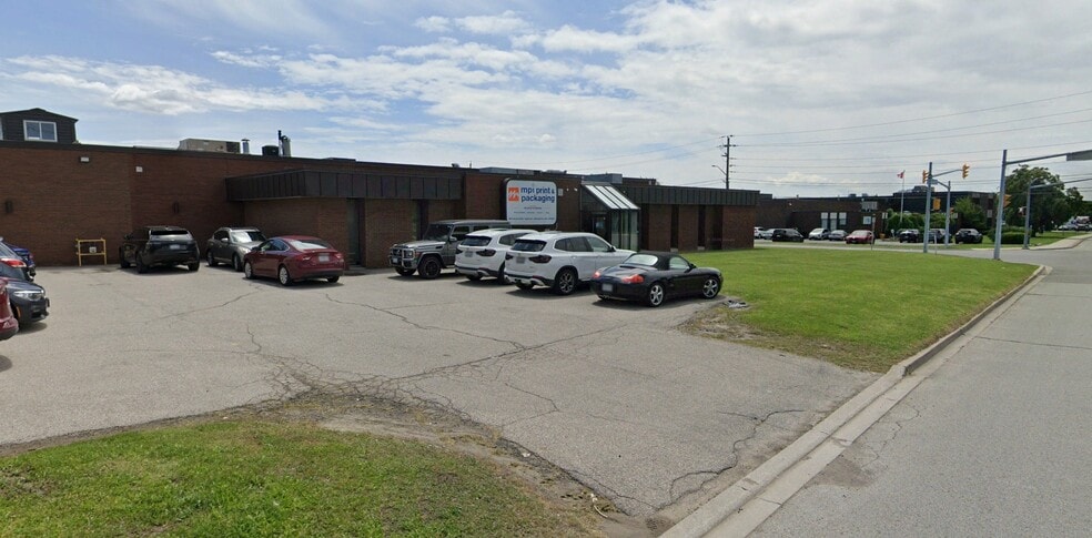 1340 Aerowood Dr, Mississauga, ON for sale - Building Photo - Image 2 of 7