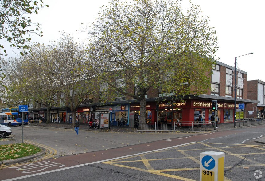 7-11 Thurlow St, Bedford for sale - Primary Photo - Image 1 of 1