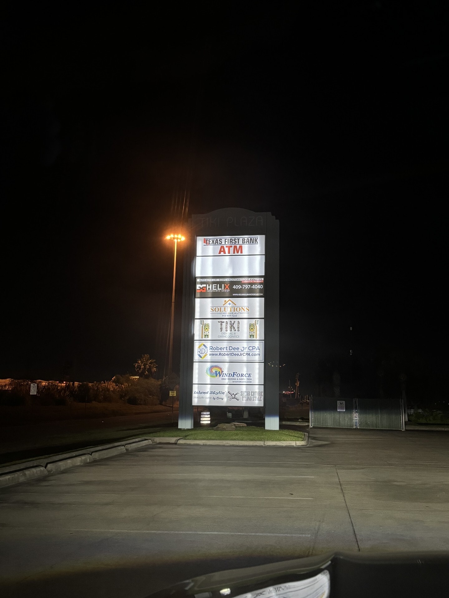 101 Tiki Dr, Tiki Island, TX for lease Other- Image 1 of 2