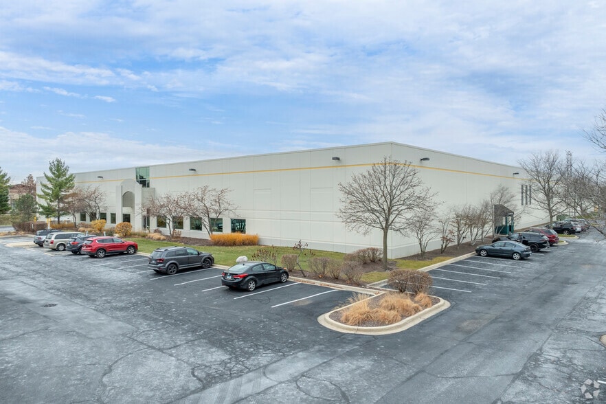 1175 S Frontenac St, Aurora, IL for lease - Primary Photo - Image 1 of 5