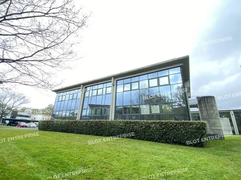 Office in Nantes for lease - Building Photo - Image 1 of 10