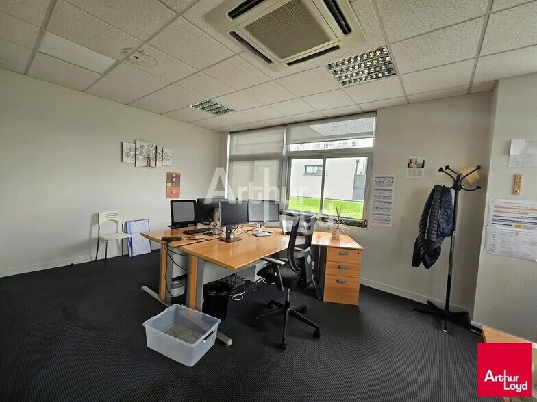 Office in Angers for sale - Interior Photo - Image 1 of 2