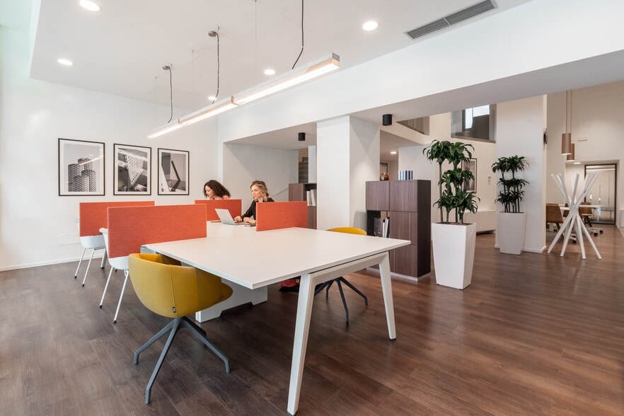 251 Consumers Rd, Toronto, ON for lease - Interior Photo - Image 3 of 5