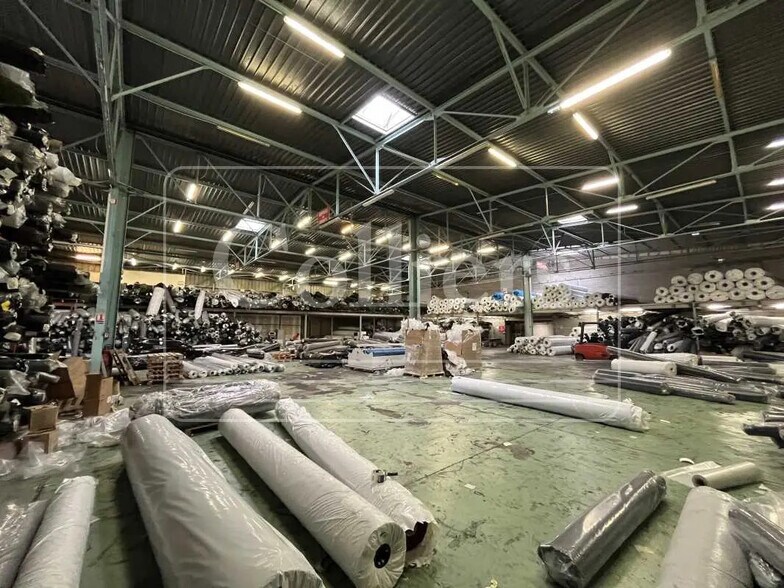 Office in Aubagne for lease - Interior Photo - Image 3 of 17