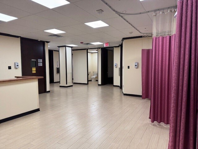 9810 FM 1960 Bypass Rd W, Humble, TX for lease Interior Photo- Image 1 of 7